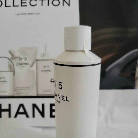 Limited Edition Chanel Factory 5 CollectionThe Sparkling Body Gel - Picture 3 of 6